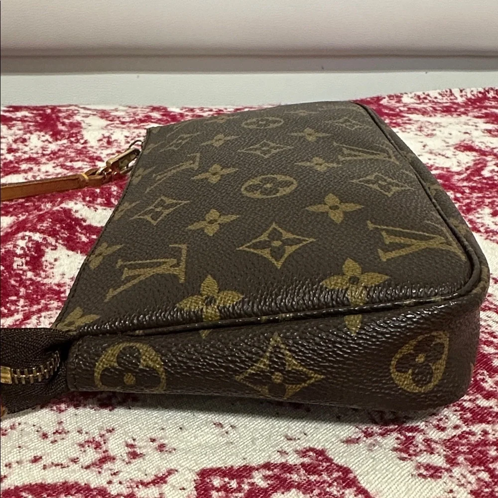 Louis Vuitton Monogram Pochette Accessories
